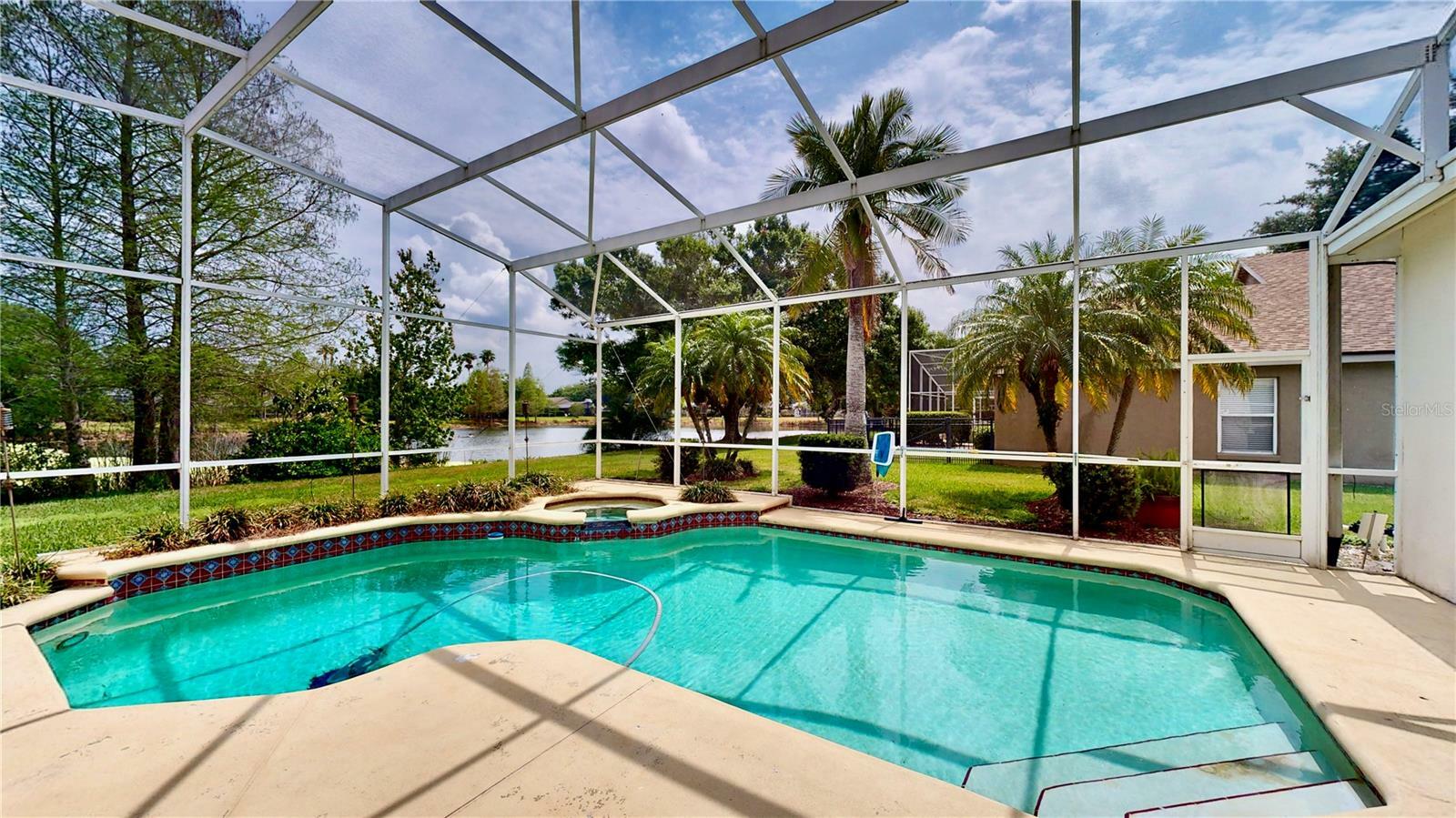 Property Photo:  814 Grovesmere Loop  FL 34761 