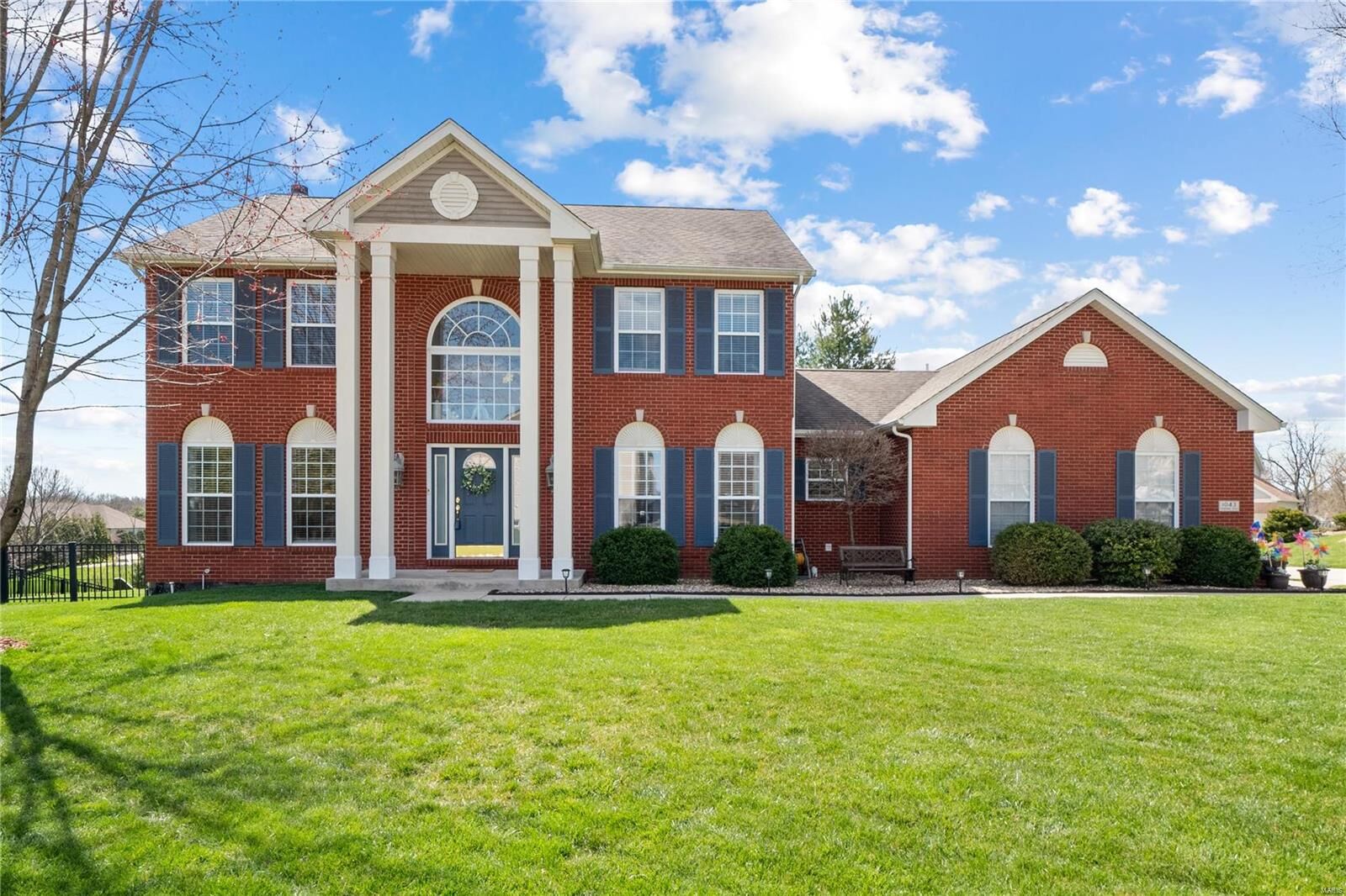 Property Photo: 1043 Thornbury Place IL 62269