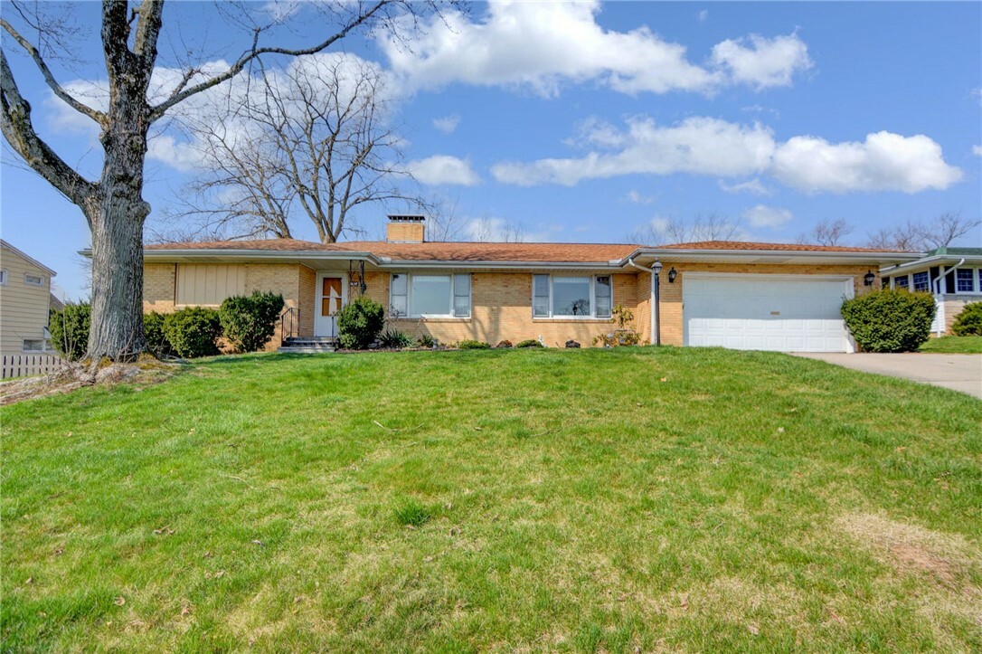 Property Photo:  237 Redwood Lane  IL 62522 