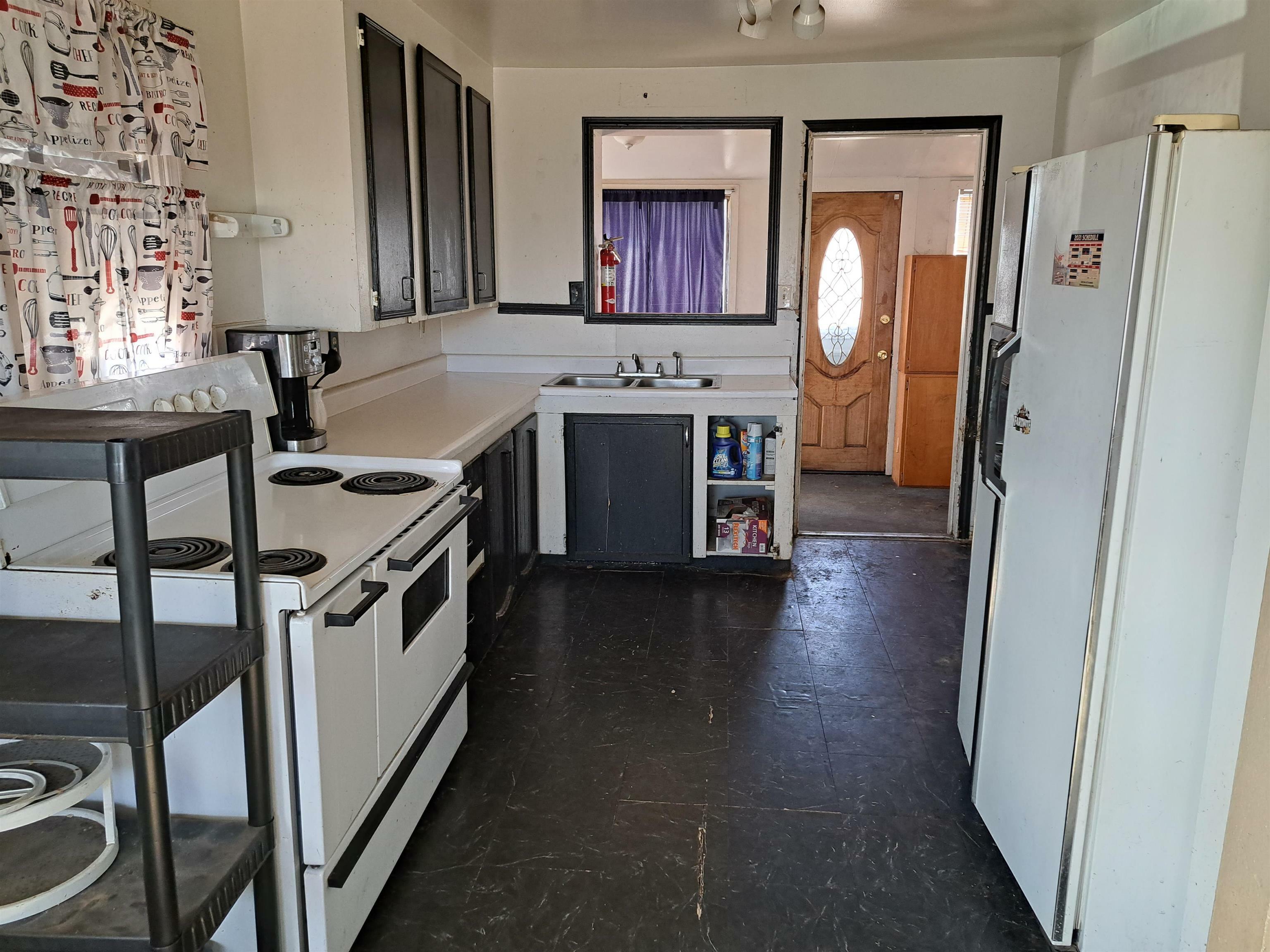 Property Photo: 11925 E Empire Ave WA 99206