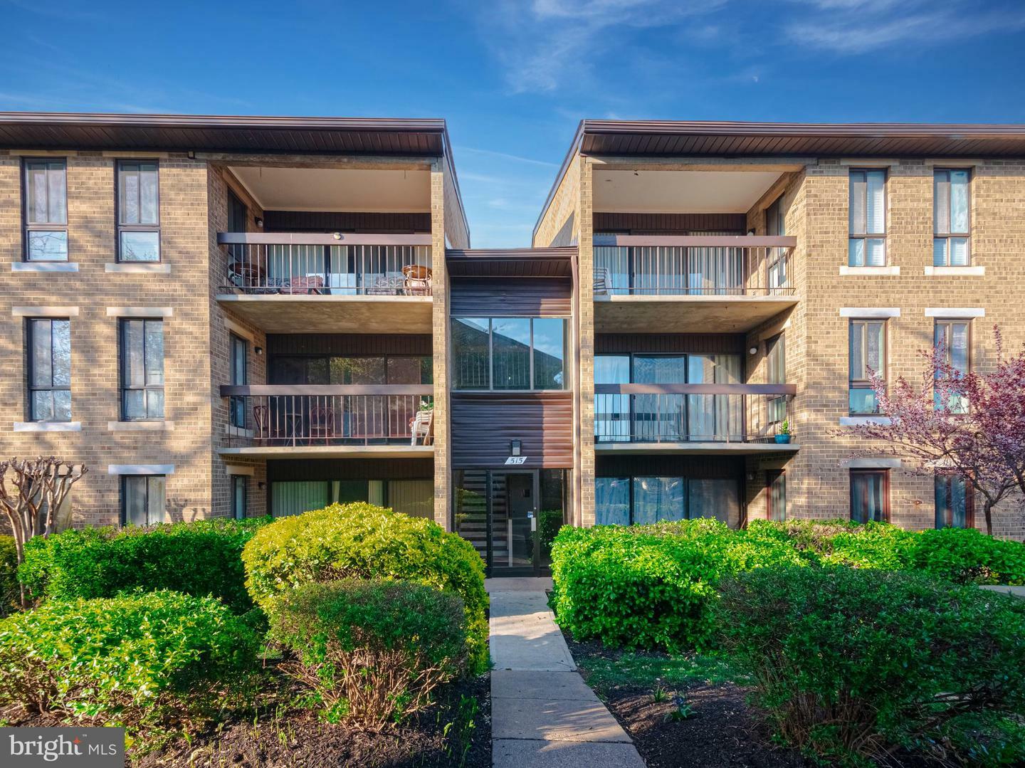Property Photo: 515 Florida Avenue 204 VA 20170