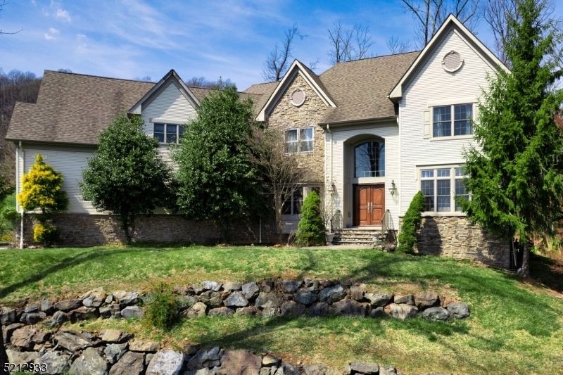 Property Photo:  8 Lund Ln  NJ 08812 