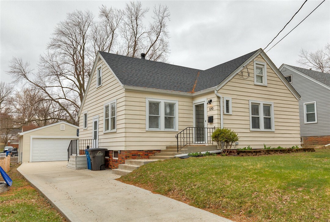 Property Photo:  1210 Loomis Avenue  IA 50315 