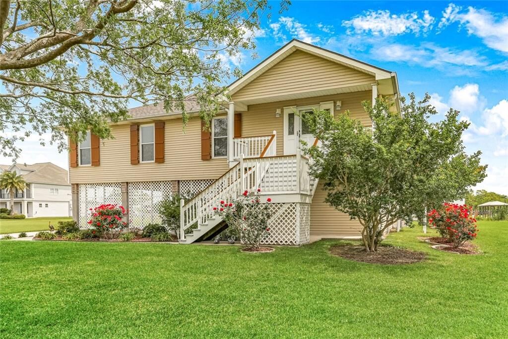 Property Photo: 122 Marlin Drive LA 70461
