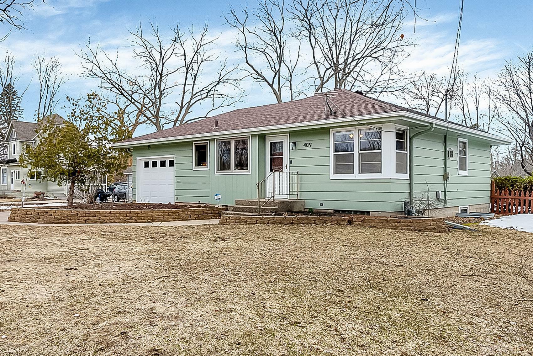 Property Photo: 409 Woodley Street E MN 55057