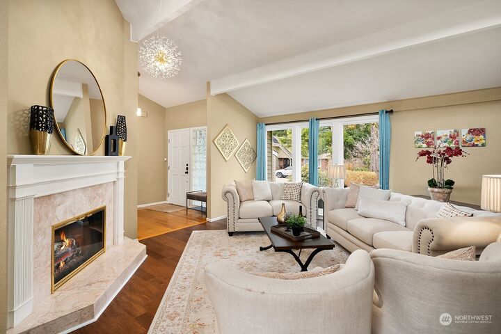 Property Photo:  15923 SE 46th Place  WA 98006 