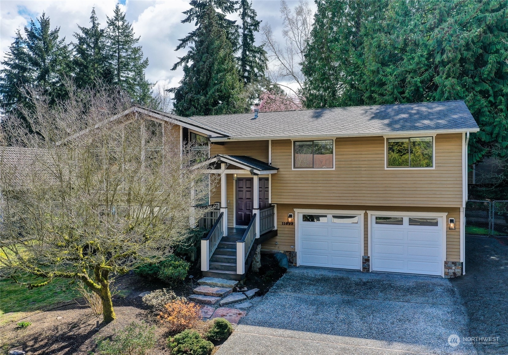 Property Photo:  11623 NE 103rd Place  WA 98033 