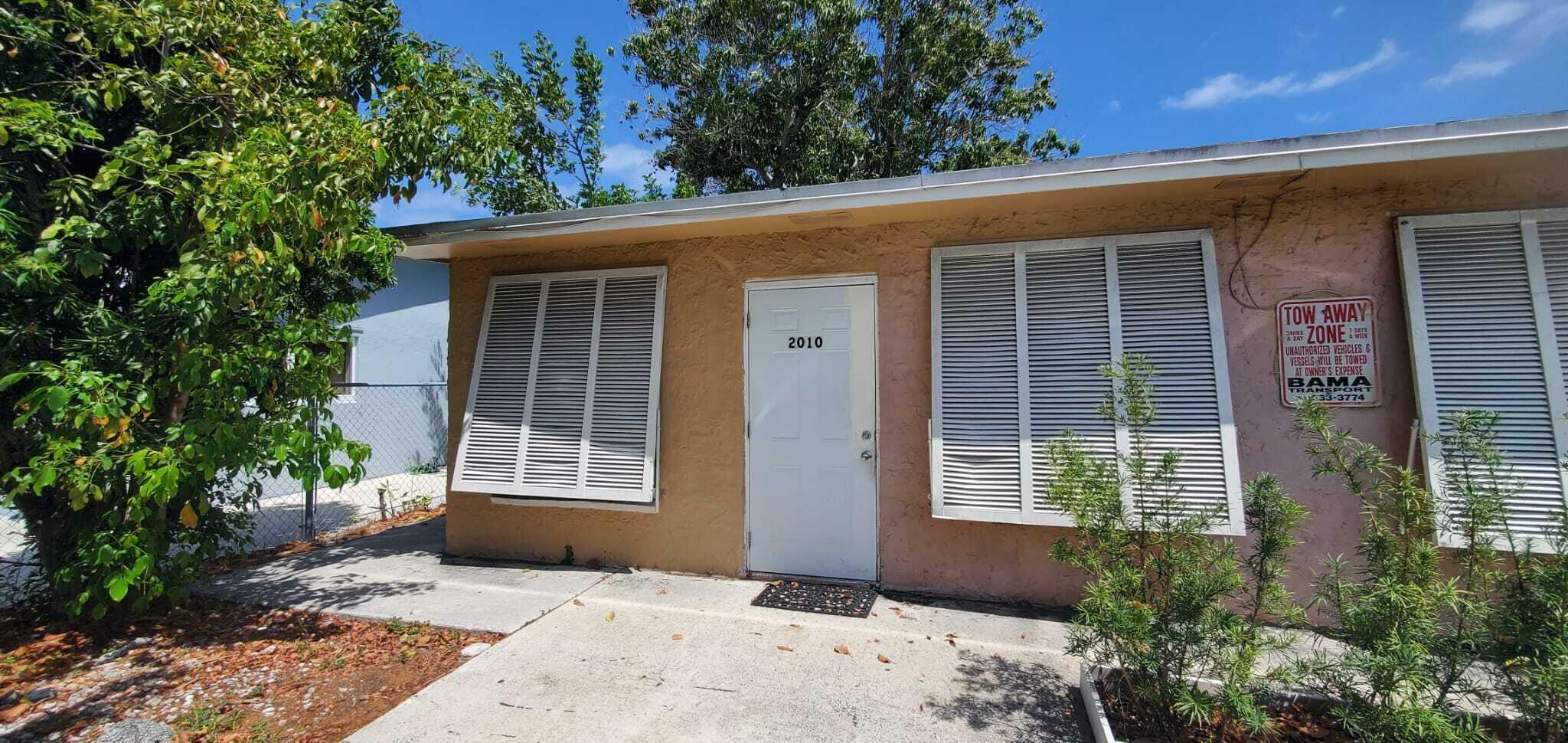 Property Photo:  2010 Park Street Front  FL 33460 