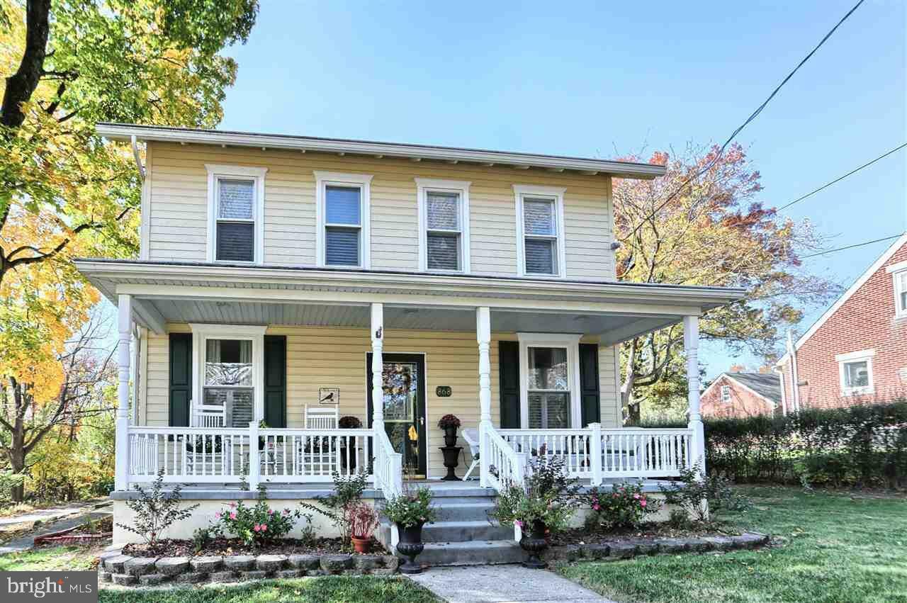 Property Photo:  868 Front Street  PA 17033 