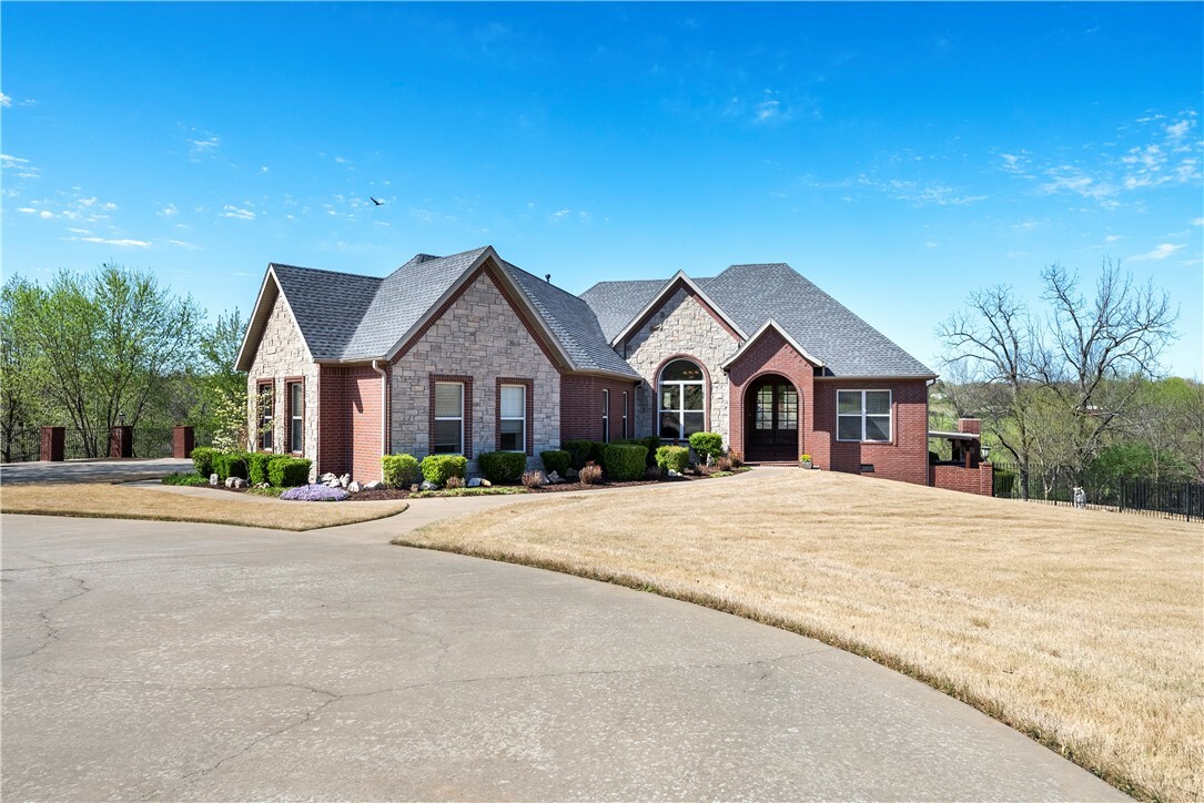 Property Photo:  489 Durango Place  AR 72704 