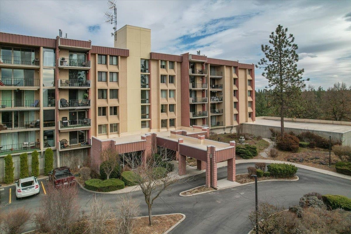 Property Photo: 1311 S Westcliff Pl 508 WA 99224
