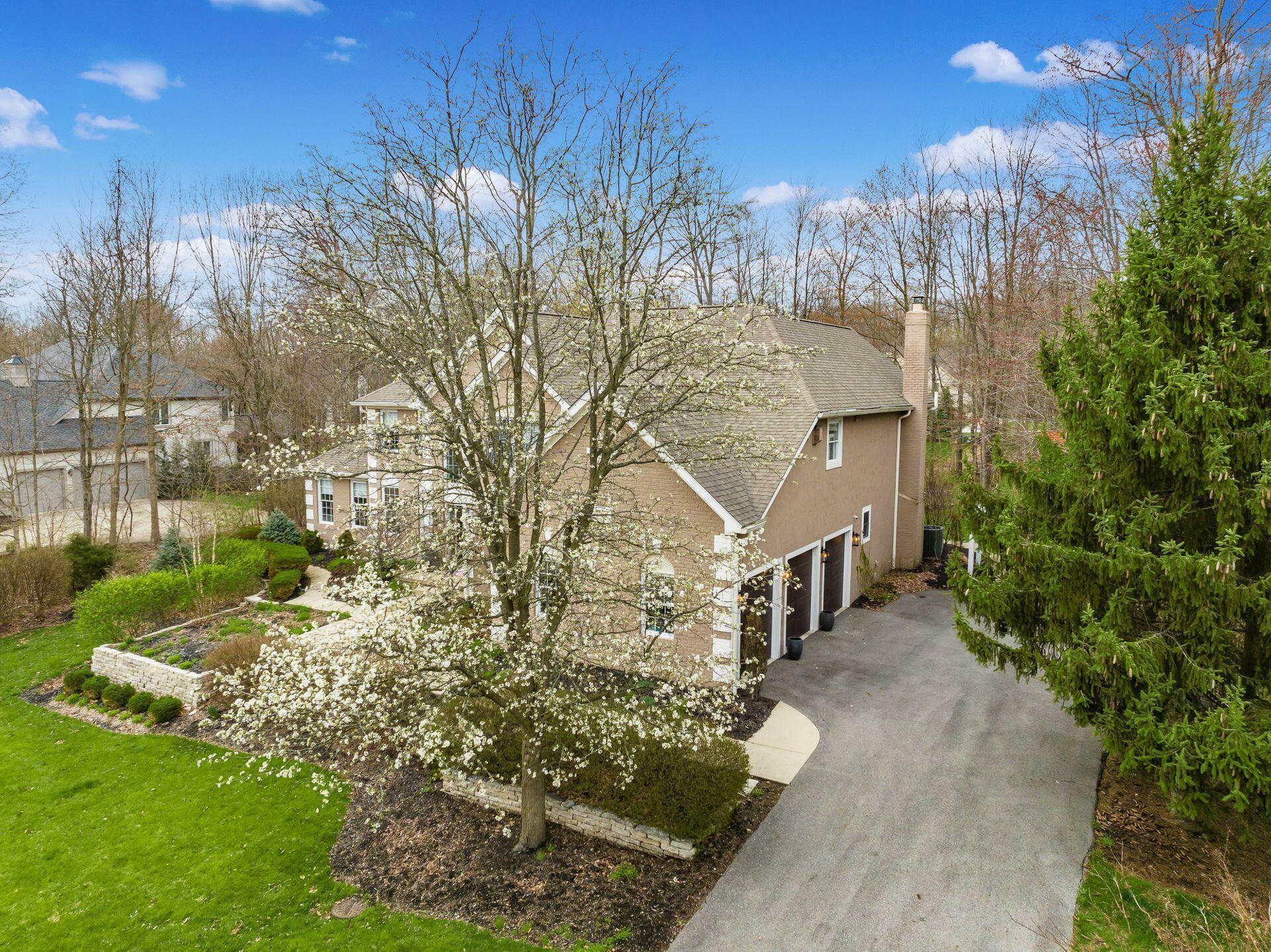 Property Photo: 706 Whispering Woods OH 43065
