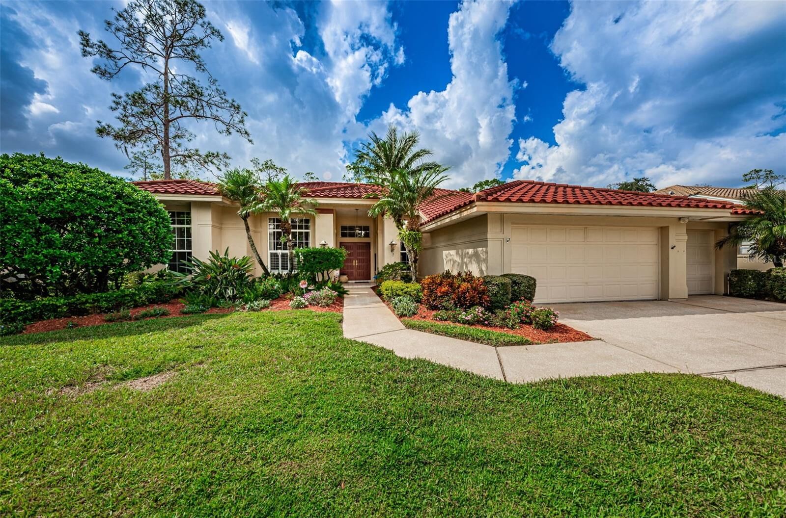 Property Photo:  4944 Kilkenney Way  FL 34677 