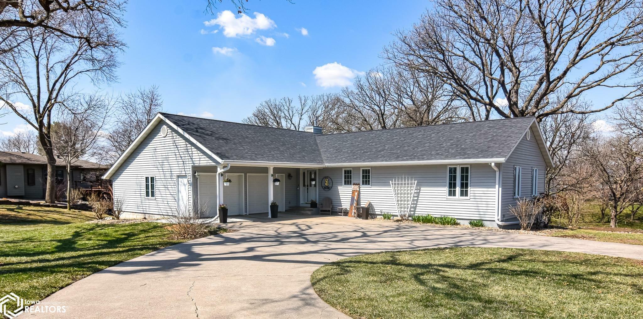 532 Hickory Place  Nevada IA 50201 photo