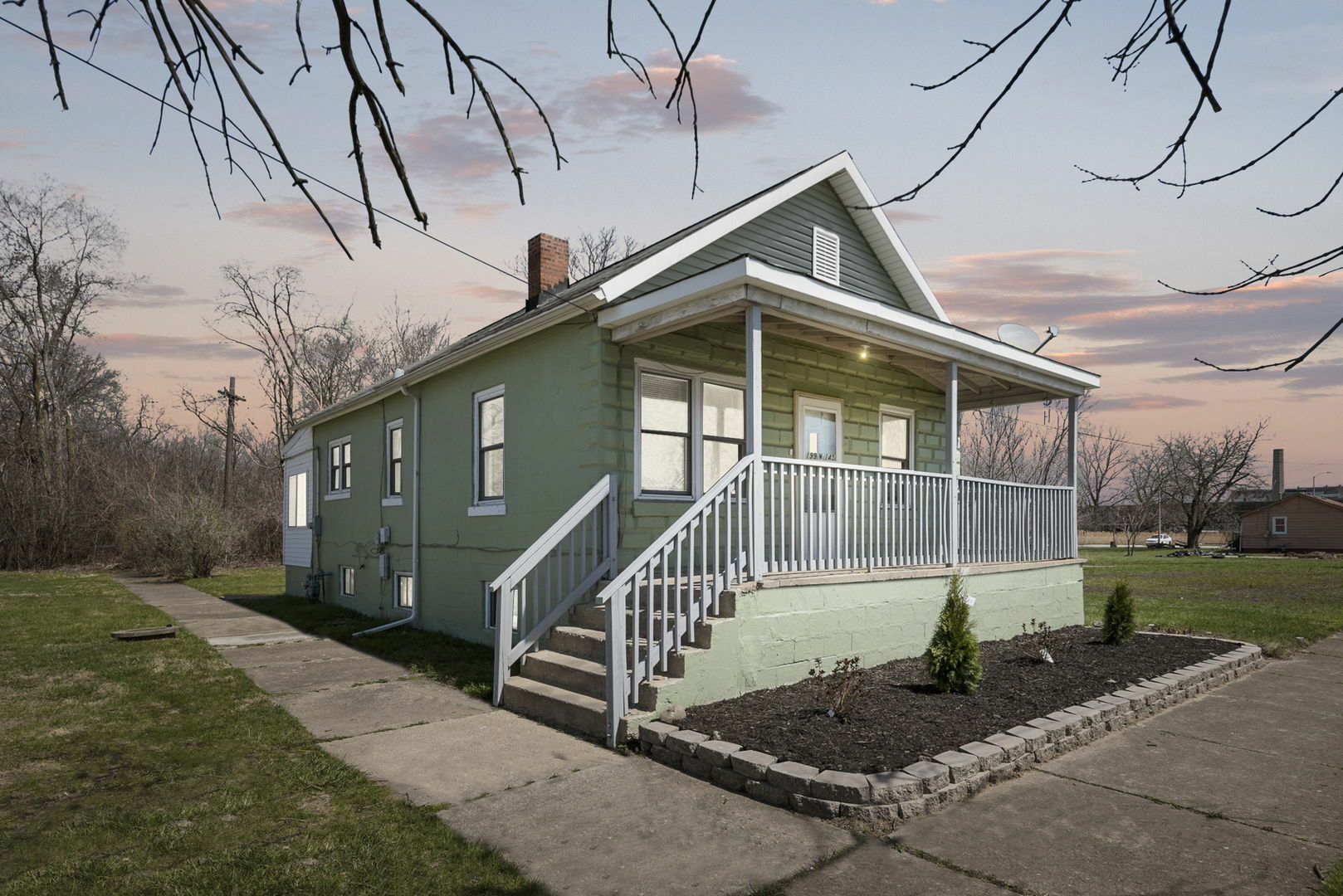 Property Photo:  2035 Spaulding Avenue  IL 60426 