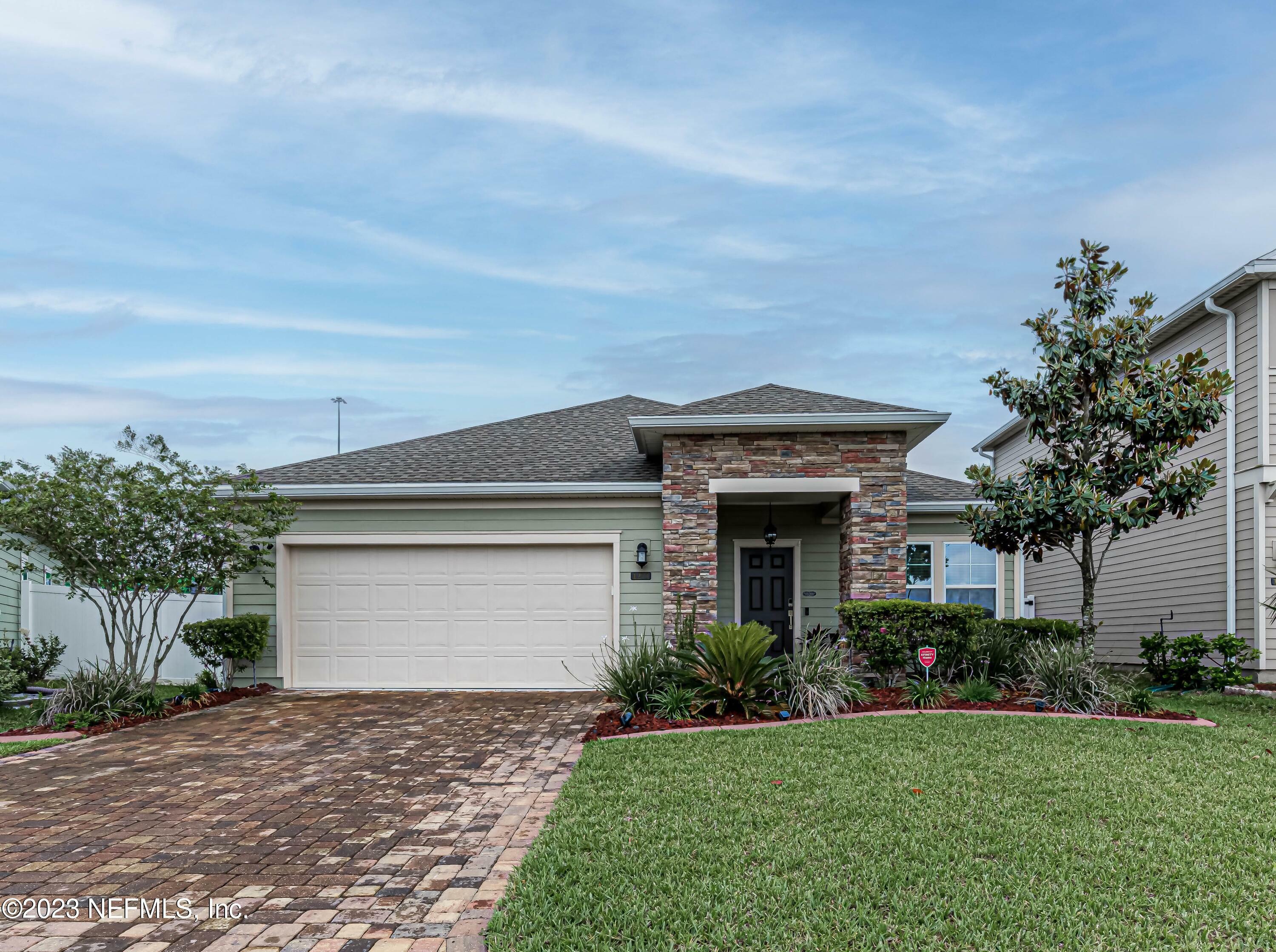 Property Photo:  1271 Kendall Drive  FL 32211 