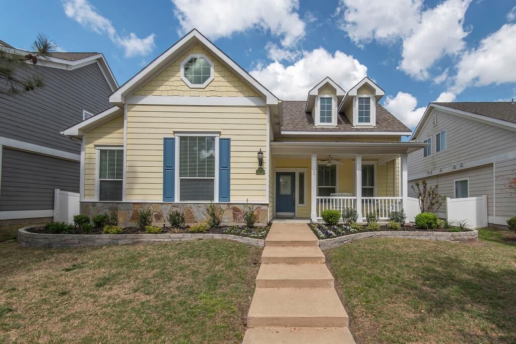 Property Photo:  1027 Providence Boulevard  TX 76227 
