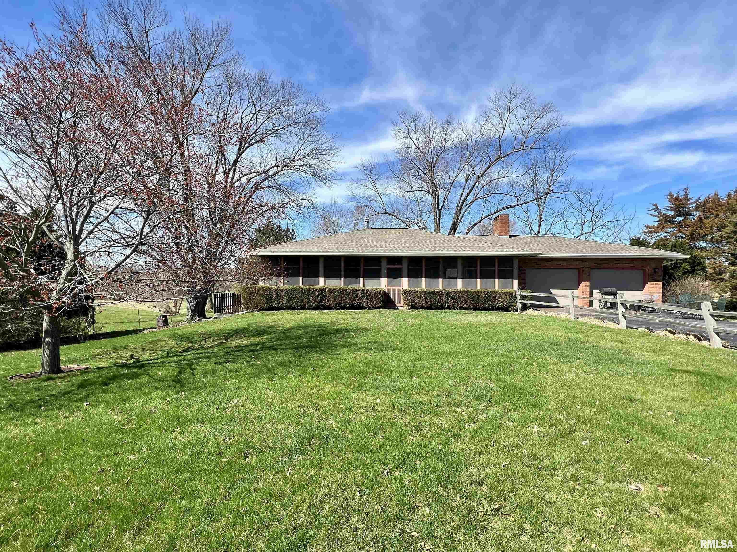 Property Photo: 2082 Knox Rd 150 E IL 61401