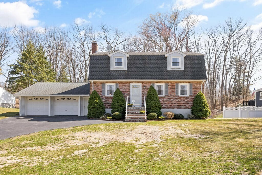 Property Photo: 6 Red Coat Ln MA 01803