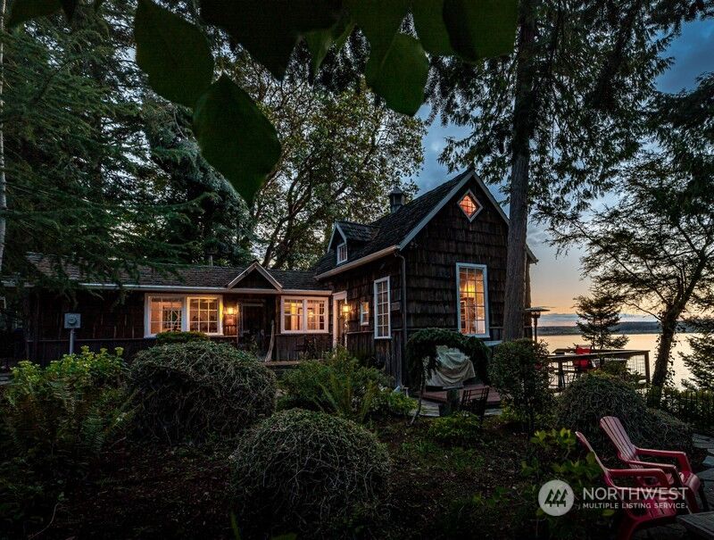 Home for sale in Coupeville 914 Colburn Street, Coupeville, WA 98239