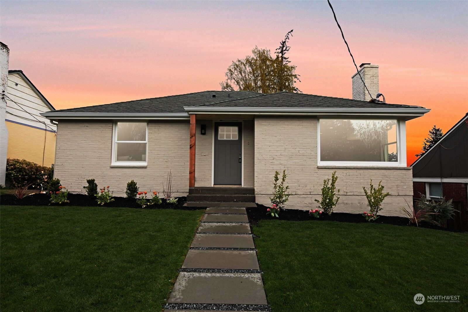 House for sale in Seattle 3827 29th Avenue W, Seattle, WA 98199