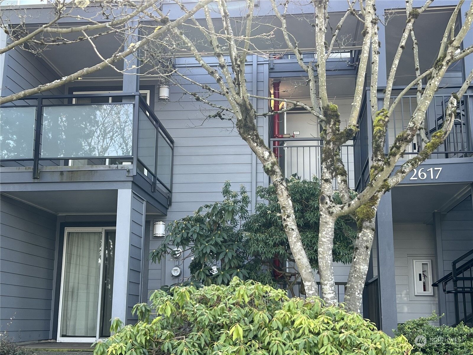 Property Photo:  2617 NE 4th Street 123  WA 98056 