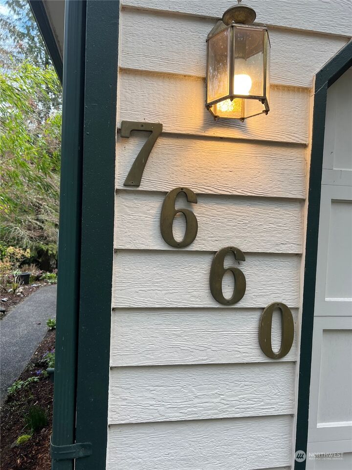 Property Photo:  7660  Illahee Road NE  WA 98311 