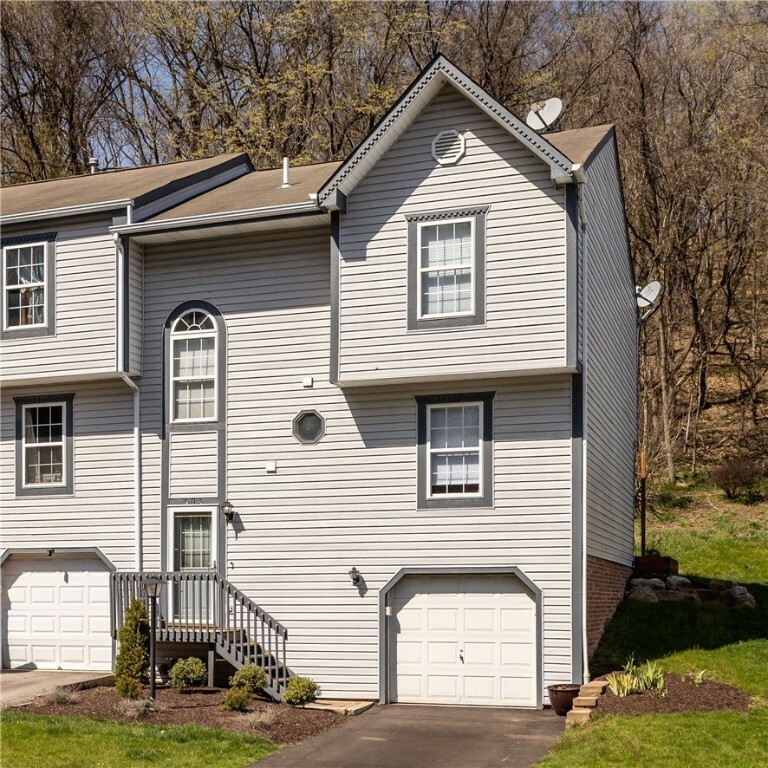 Property Photo:  418 Redwood Ct  PA 15202 