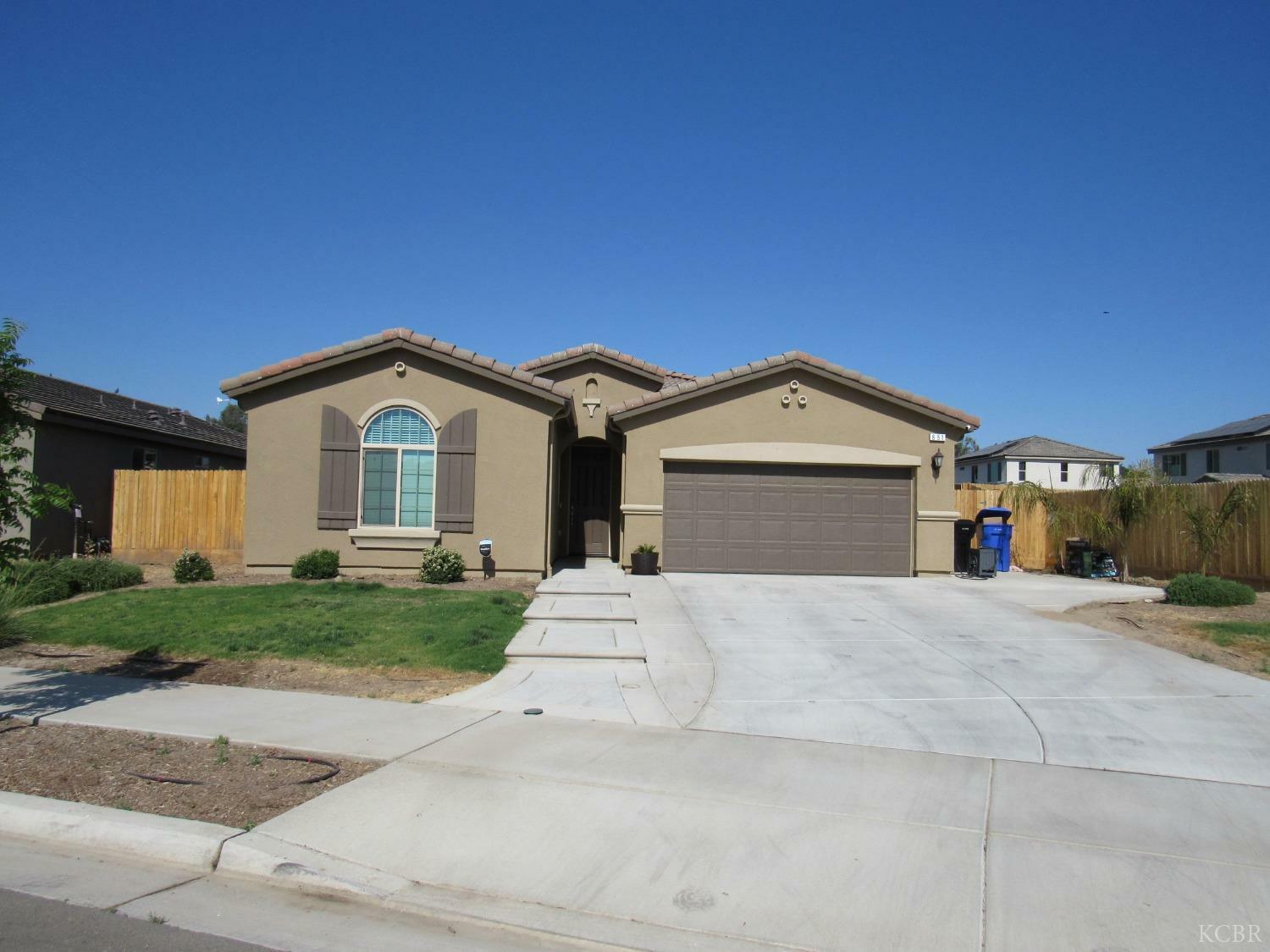 651 Daphne Ln  Lemoore CA 93245 photo