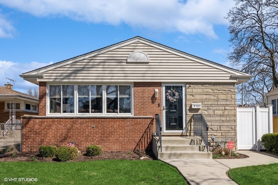 Property Photo:  7131 N Ozanam Avenue  IL 60631 