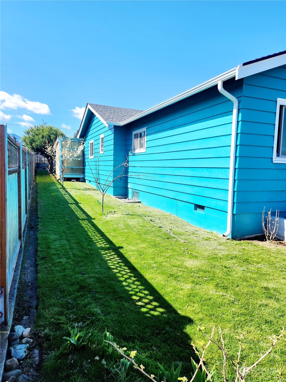 Property Photo:  1532 W 6th Street  WA 98363 