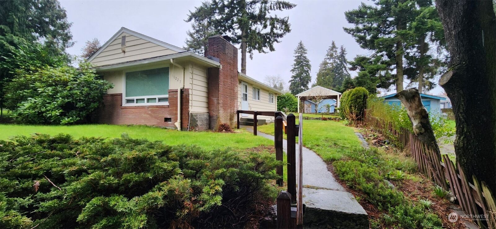Property Photo: 10227 2nd Avenue SW WA 98146