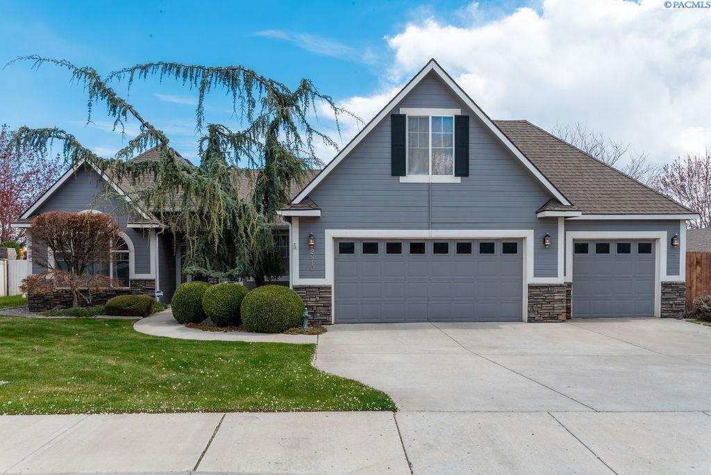 Property Photo: 2810 Leopold Ln WA 99352