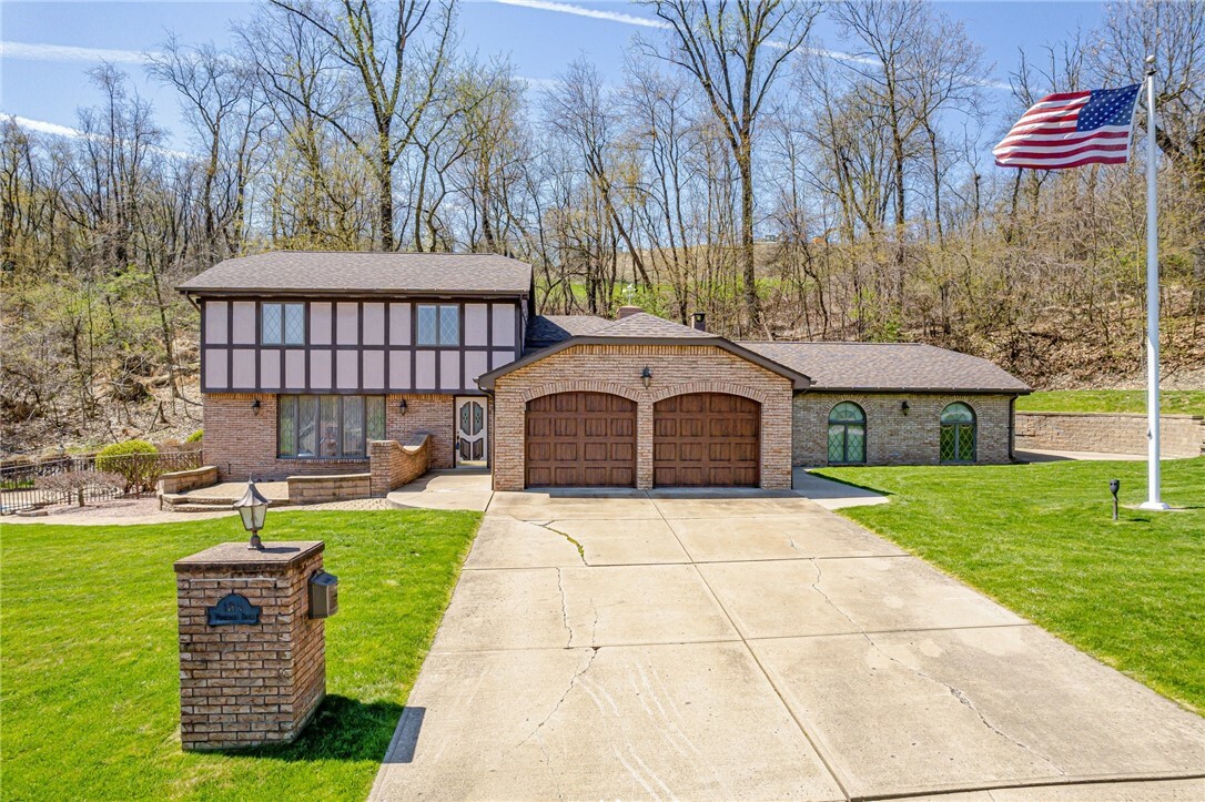 Property Photo:  185 Wunderley Dr  PA 15133 