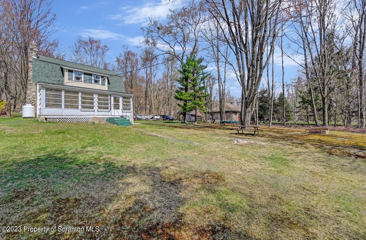 Property Photo:  10 Kizer Pond Road  PA 18436 