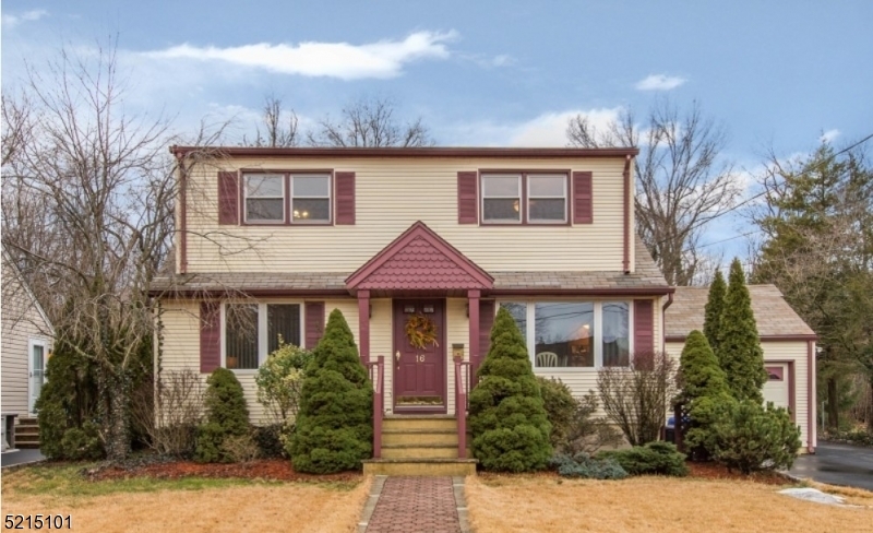 Property Photo:  16 Greendale Ave  NJ 07444 