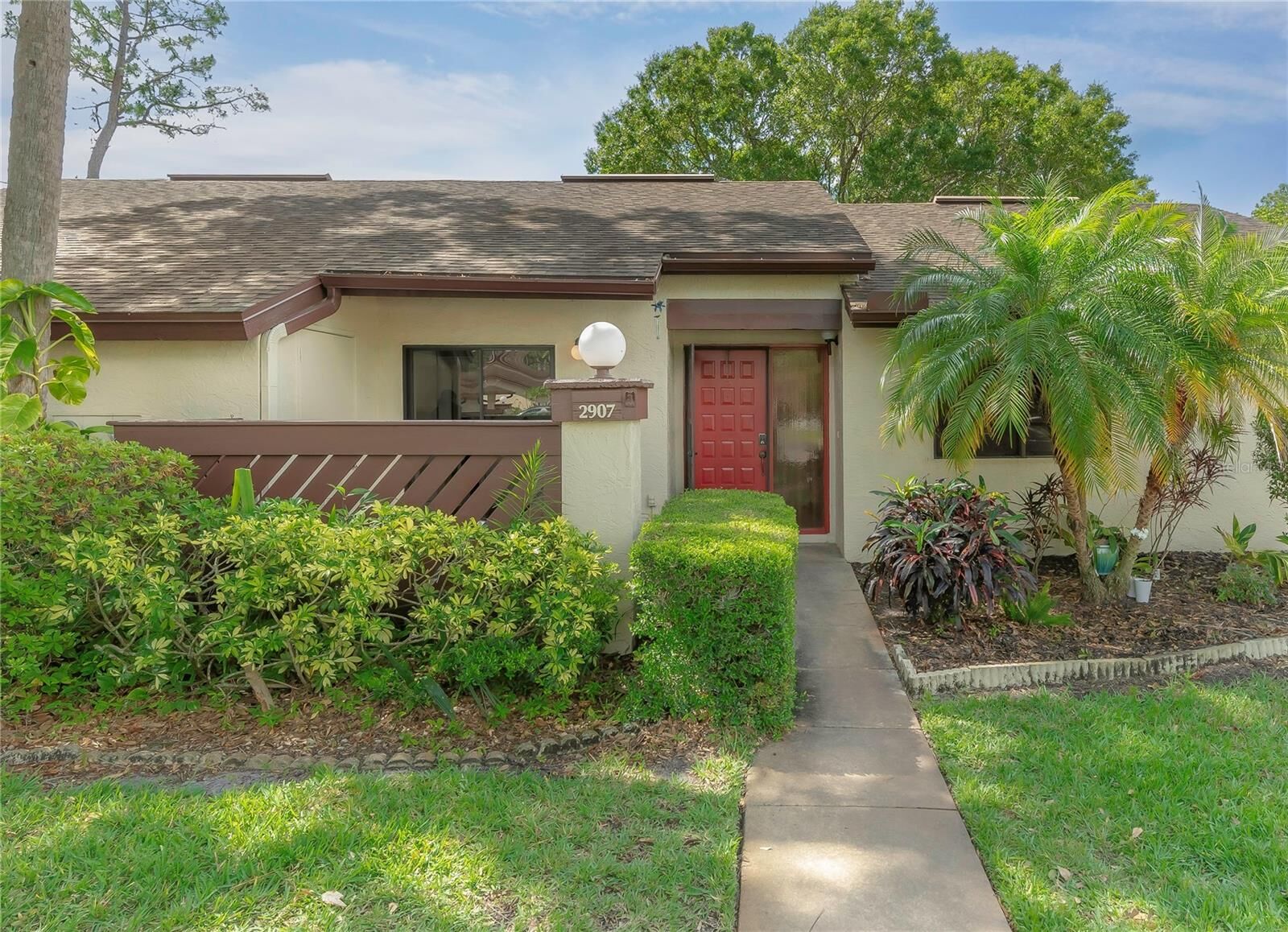 Property Photo:  2907 Boxwood Court  FL 34684 