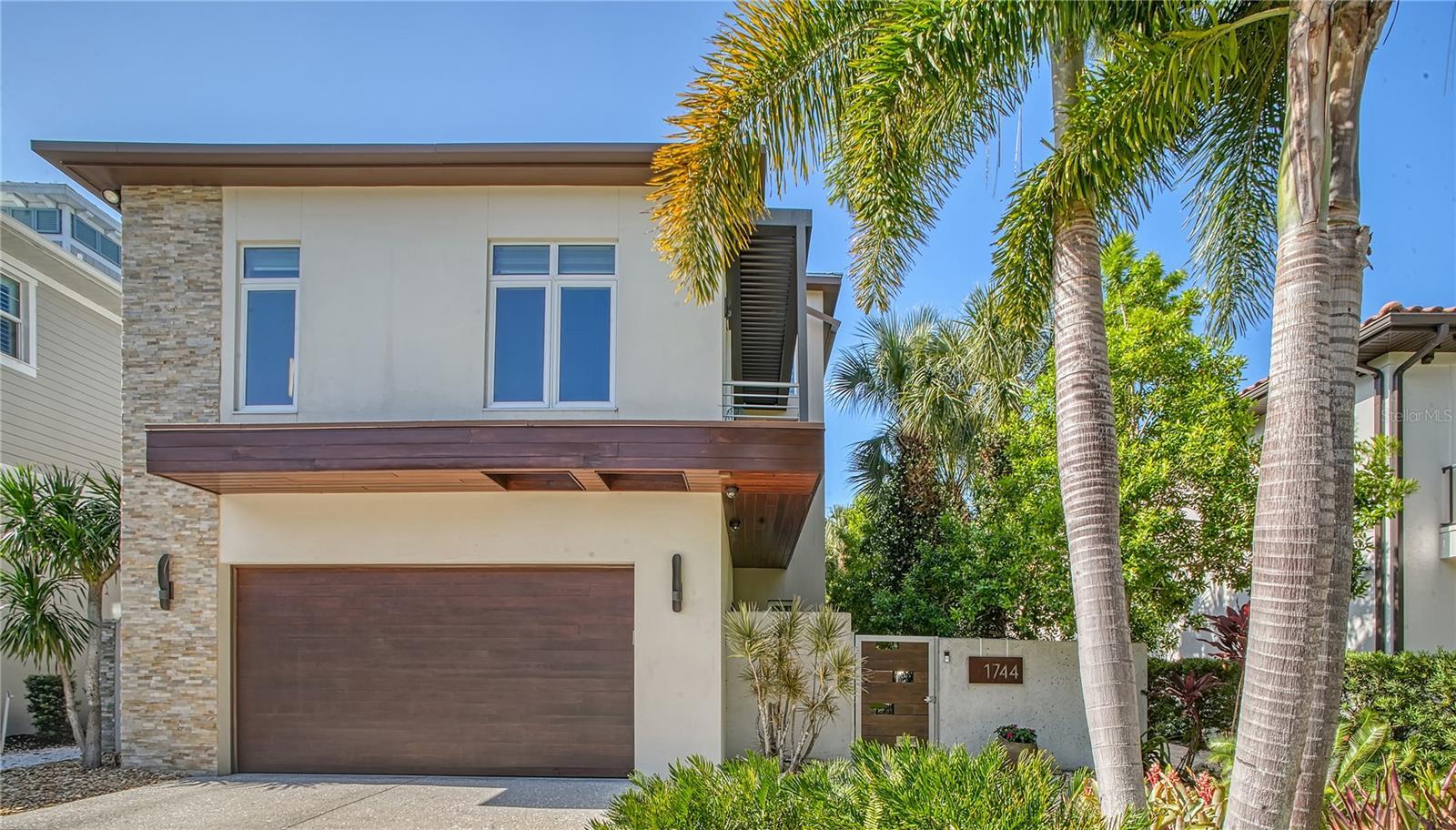 Property Photo:  1744 Fortuna Street  FL 34239 