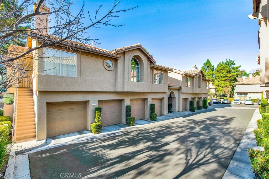 Property Photo:  44 Waxwing Lane  CA 92656 