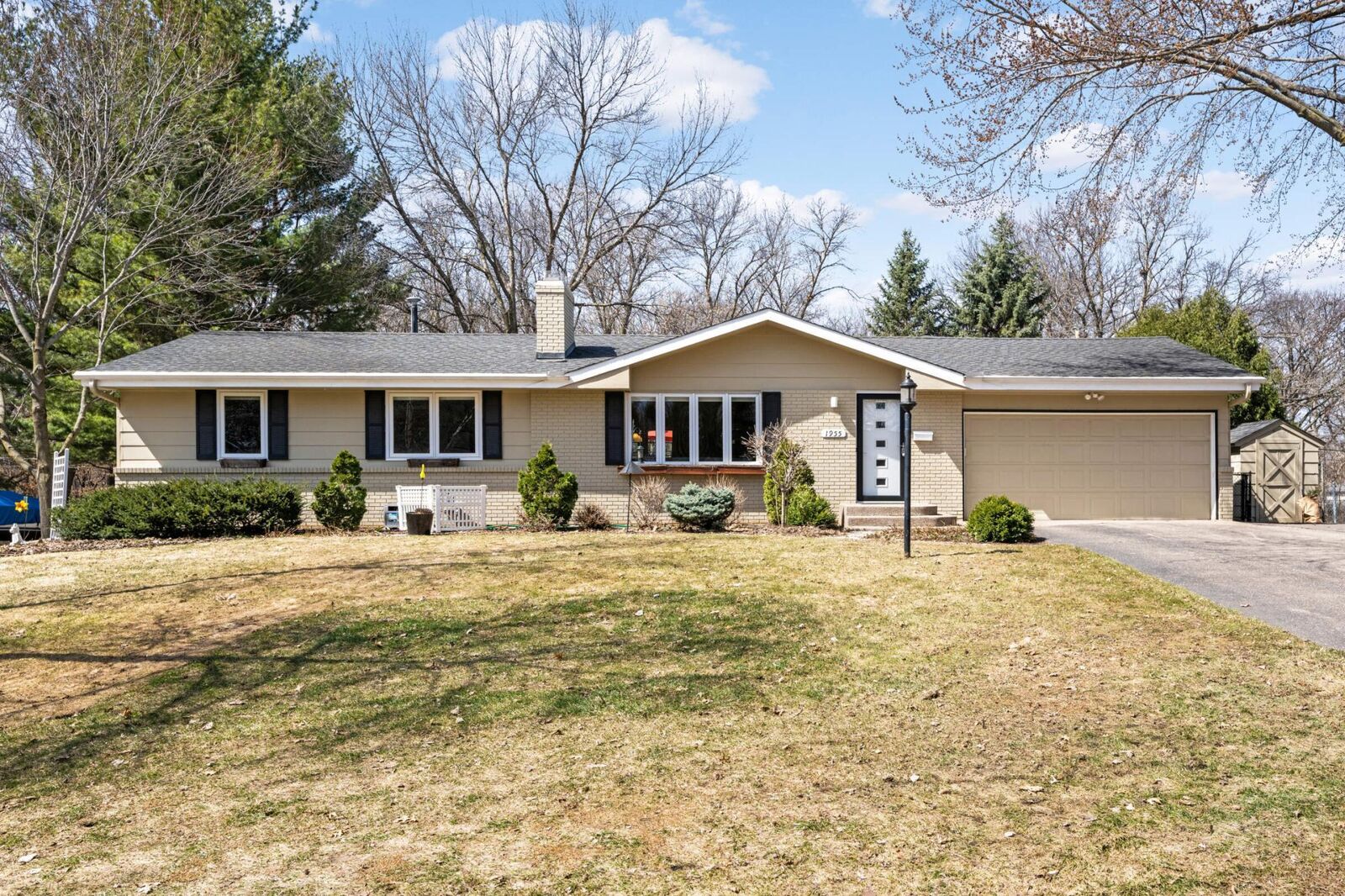 Property Photo:  1955 Aquila Avenue N  MN 55427 