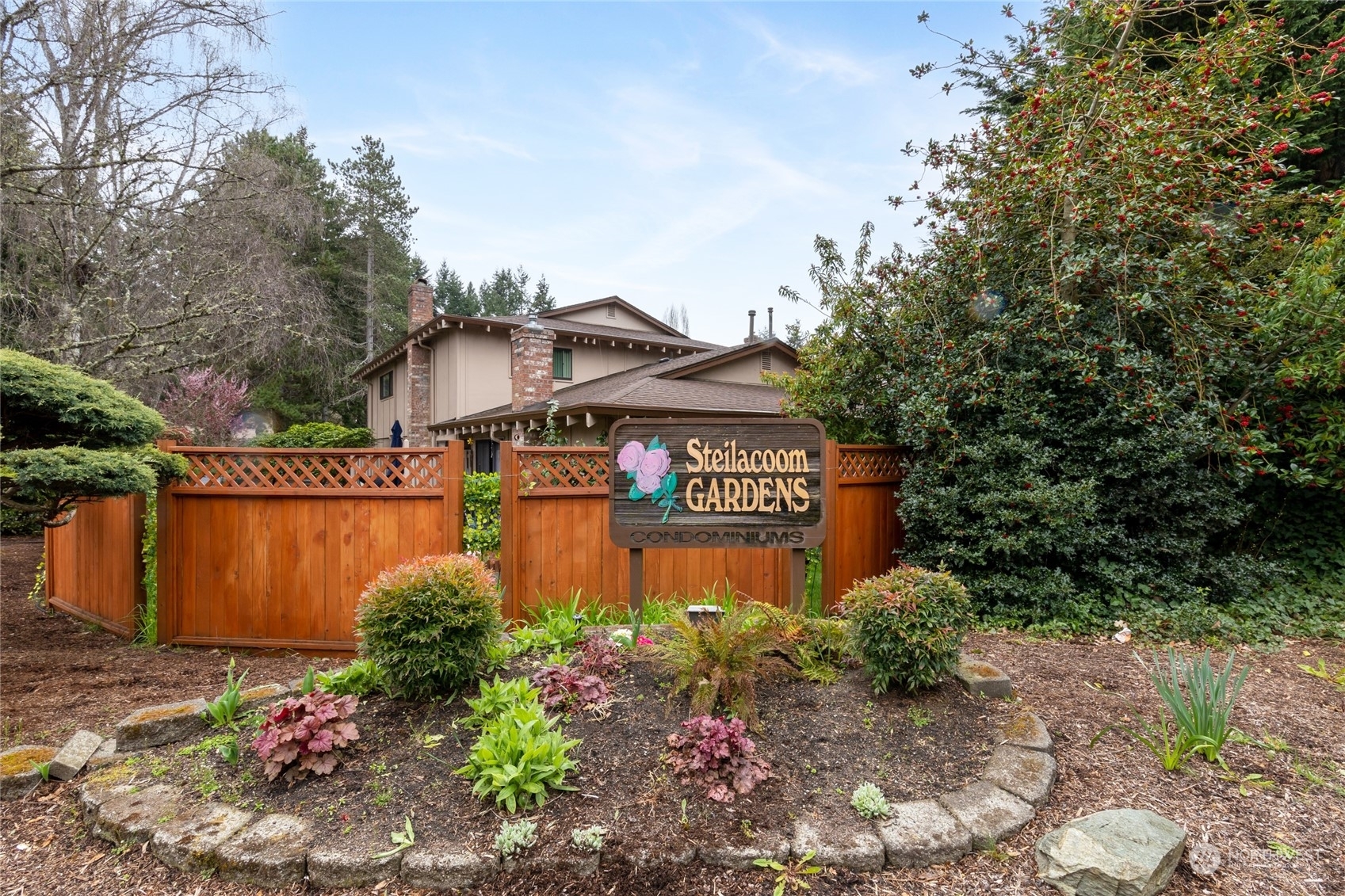 Property Photo: 2810 Garden Court B WA 98388