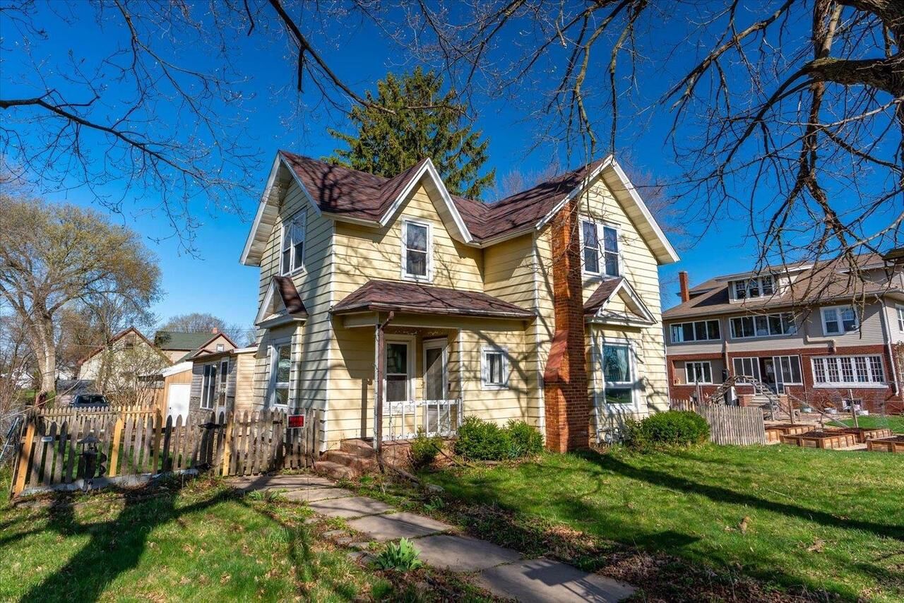 Property Photo:  521 North Franklin Street  WI 53955 