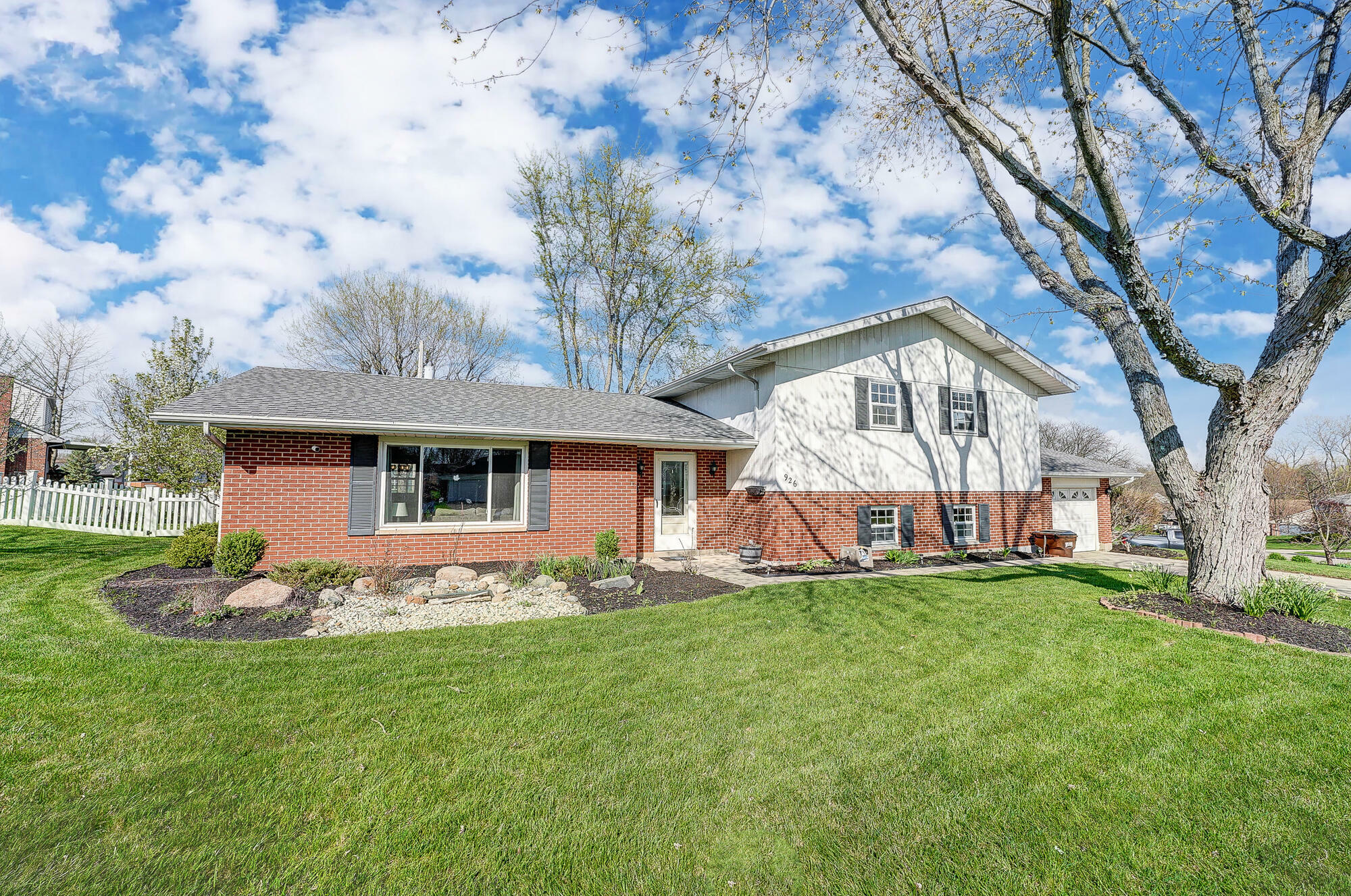 Property Photo: 926 Rayberta Drive OH 45377