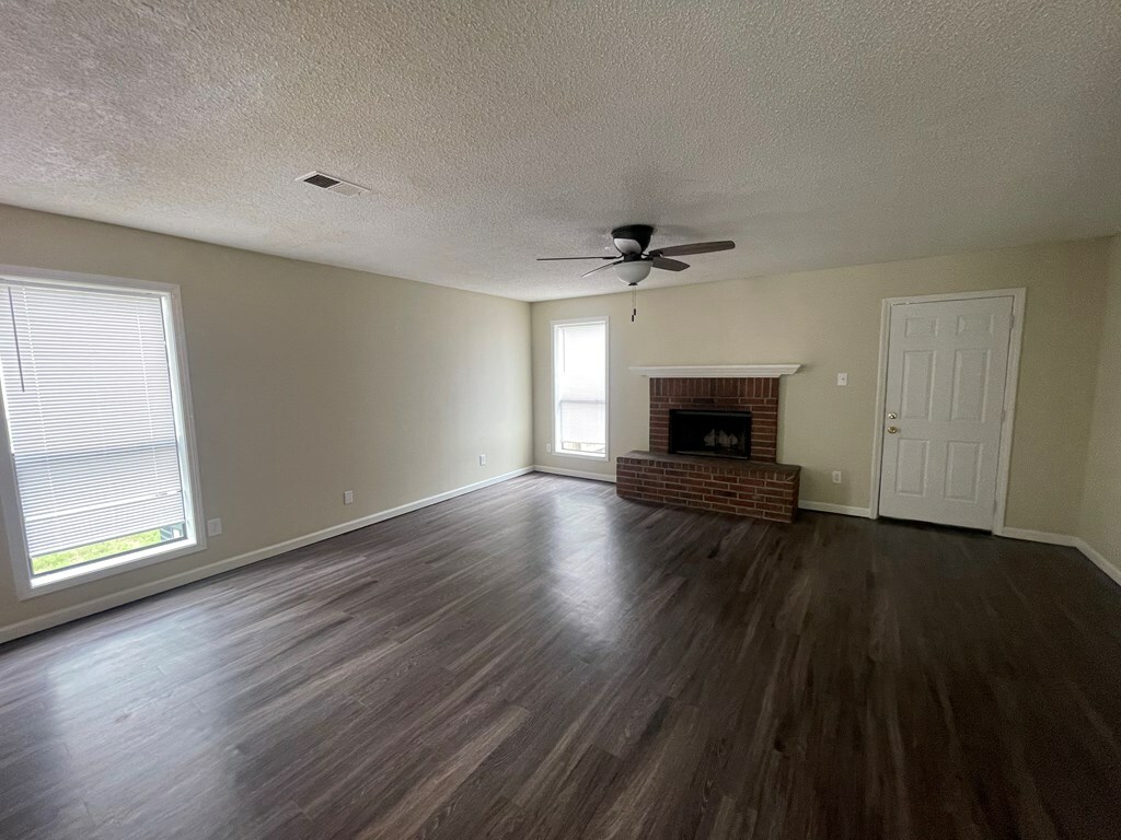 Property Photo:  400-402 Rhodes Street  AR 72301 