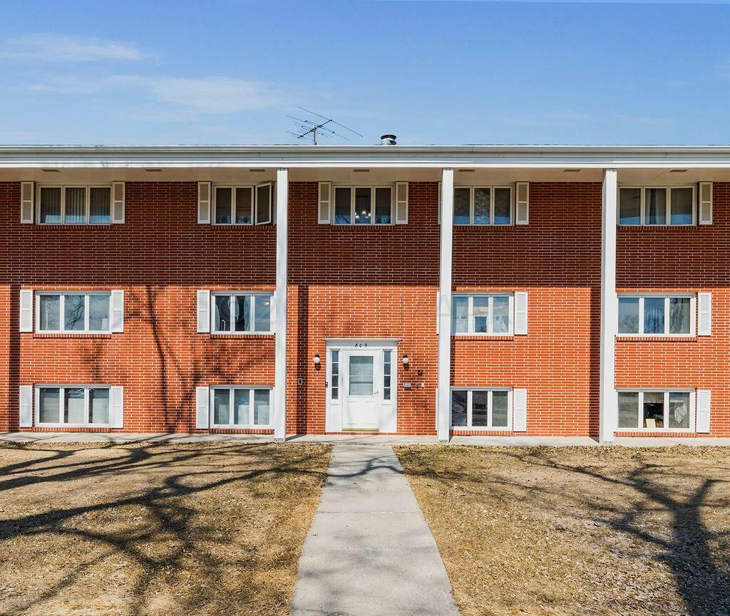 Property Photo:  809 6 Avenue N #D15  ND 58102 