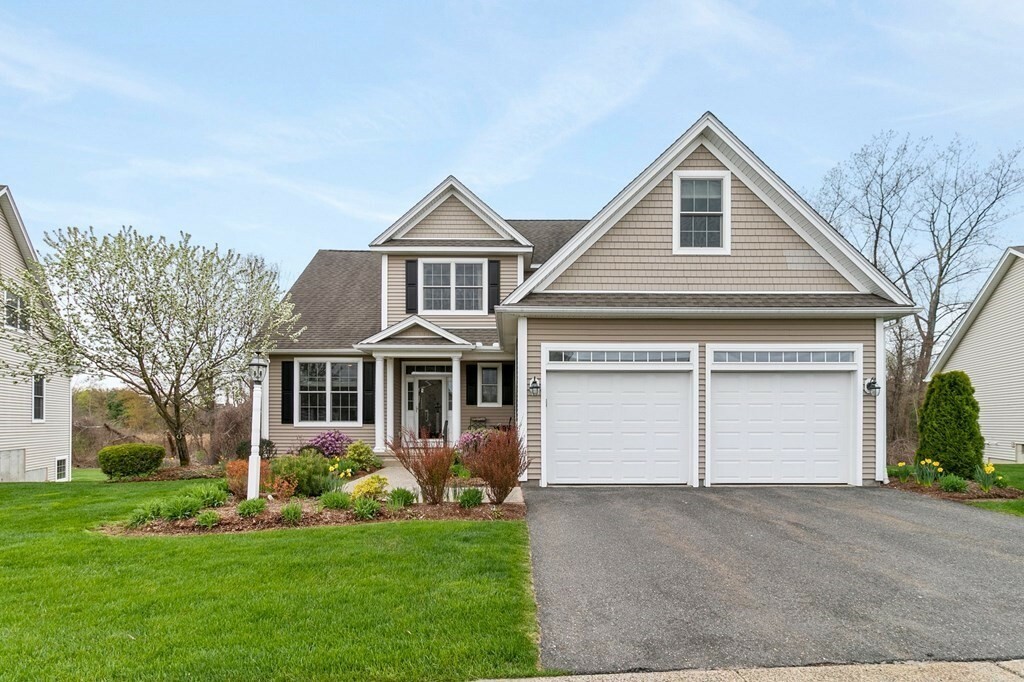 Property Photo:  33 Broadleaf Cir 33  MA 01028 
