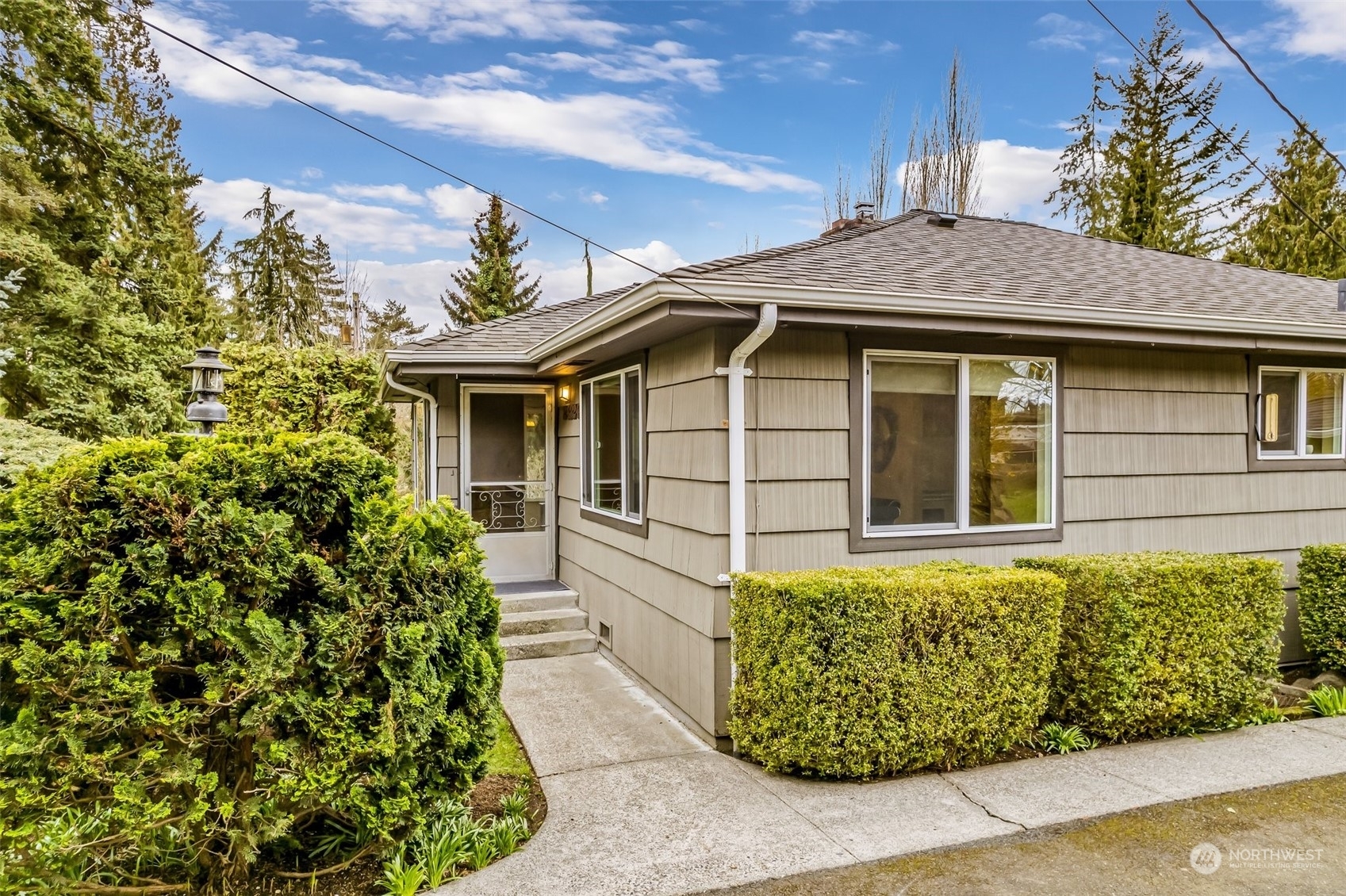 Property Photo:  24324 7th Avenue W  WA 98021 