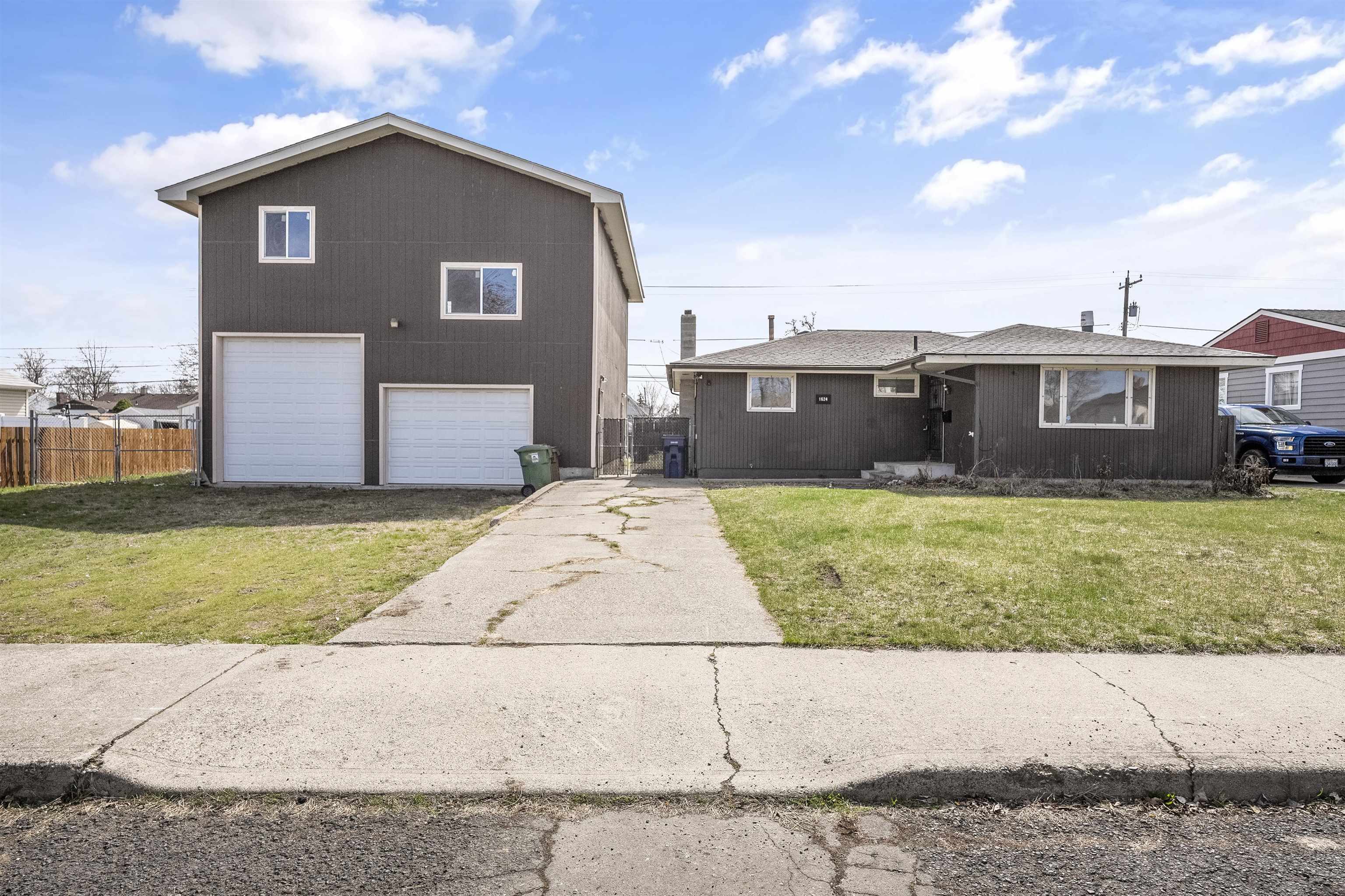 Property Photo: 1624 E Longfellow Ave WA 99207
