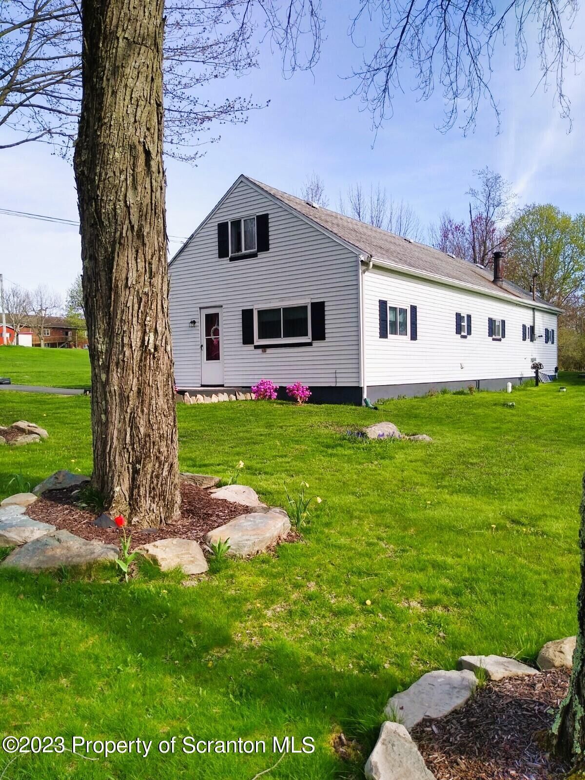Property Photo:  618 State Route 690  PA 18444 