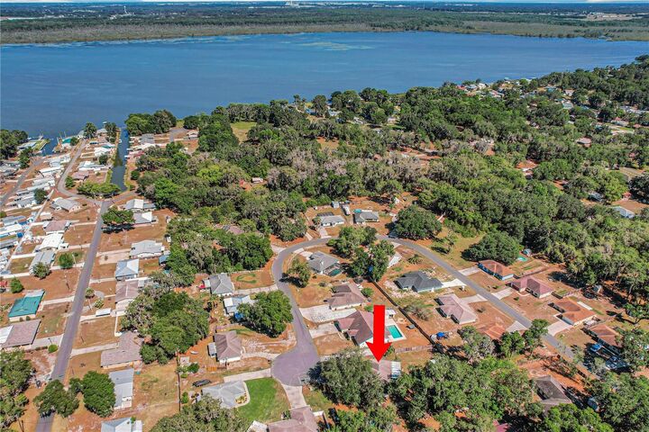 Property Photo: 1004 Cr 463B FL 33538
